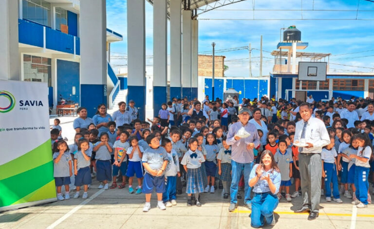 Savia Perú dona 600 kits de vajilla para desayuno escolar a institución educativa en El Alto