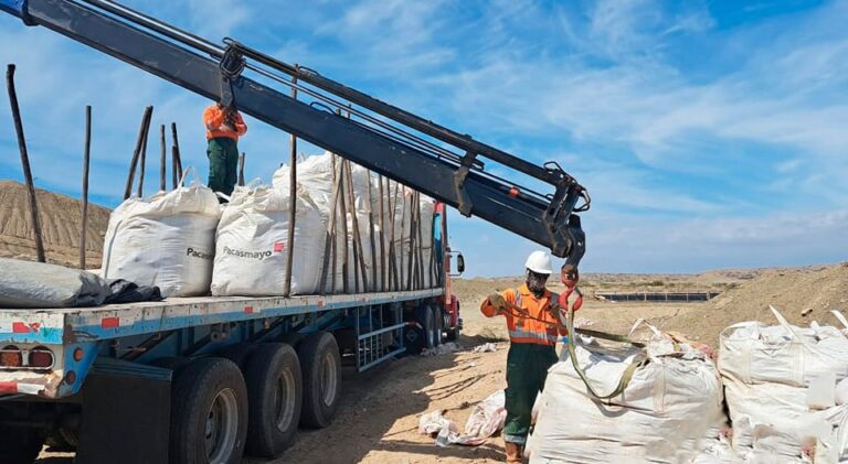 Savia Perú realiza nueva entrega de guano a UNALM
