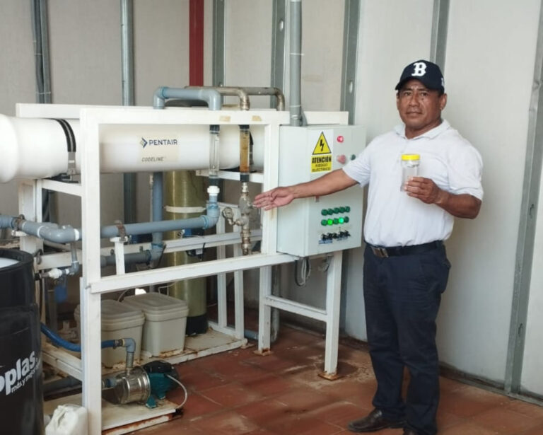Alcalde de Lobitos explora soluciones innovadoras para abordar la escasez de agua en el distrito