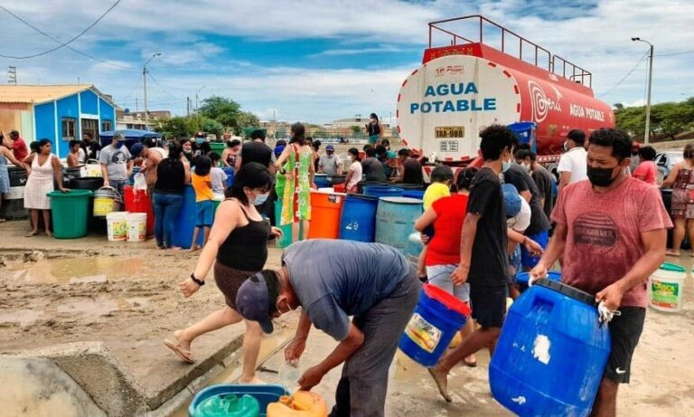Savia Perú distribuyó agua por cisterna en distrito de La Brea